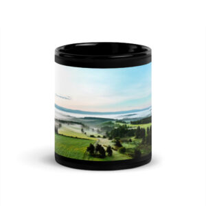 black glossy mug bigose au pays des brumes