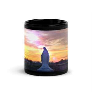 black glossy mug la lumière et la paix. la vierge de saugues