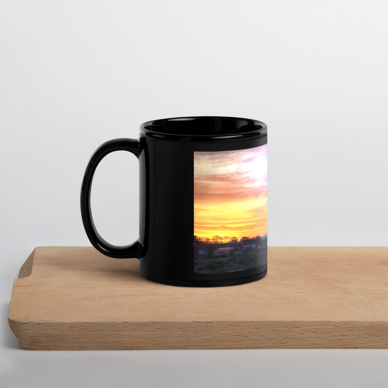 black glossy mug la lumière et la paix. la vierge de saugues black glossy mug la lumière et la paix. la vierge de saugues