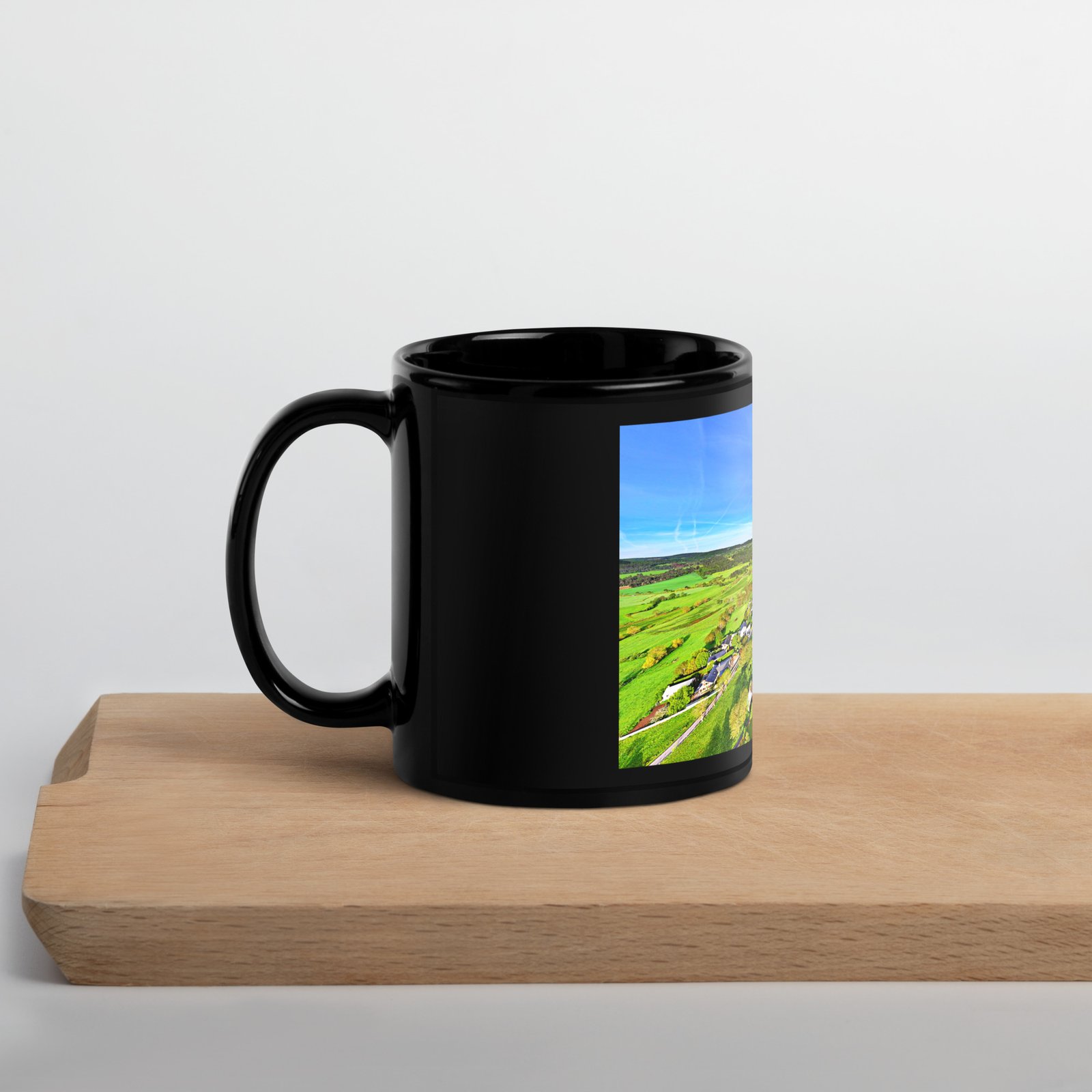 black glossy mug la chaze, sur la route des pèlerins black glossy mug la chaze, sur la route des pèlerins