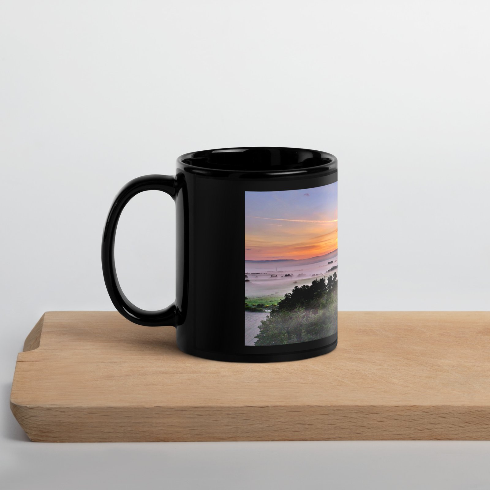 black glossy mug chabannes au réveil des brumes black glossy mug chabannes au réveil des brumes