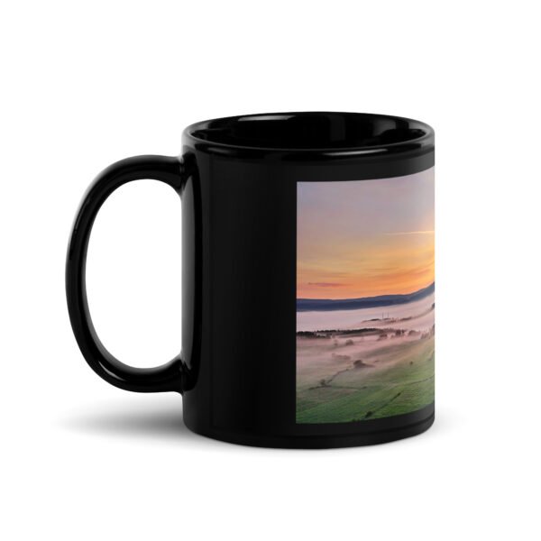 black glossy mug l’aube mystique de chabannes