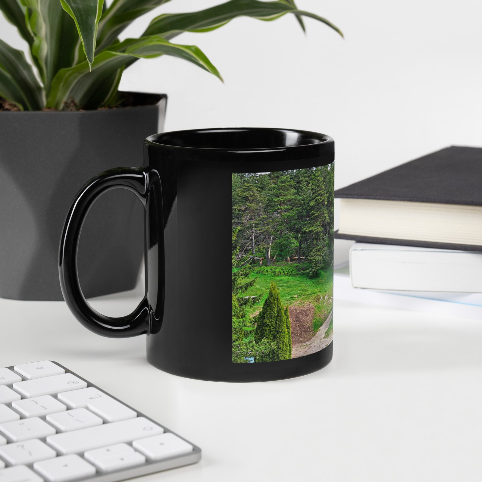 black glossy mug chapelle saint roch mémoire du chemin, prière des pierres black glossy mug chapelle saint roch mémoire du chemin, prière des pierres