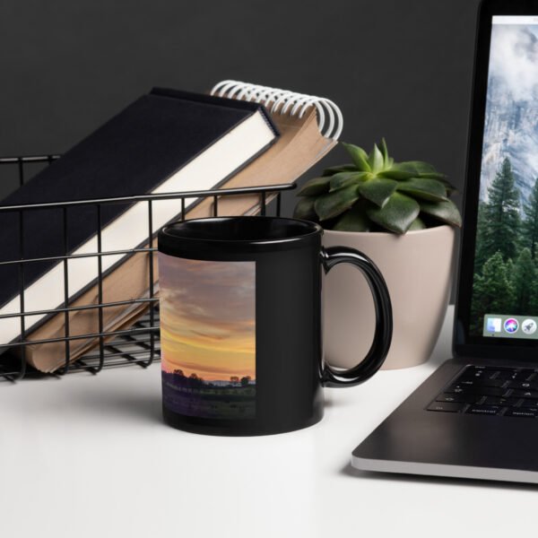 black glossy mug la lumière et la paix. la vierge de saugues