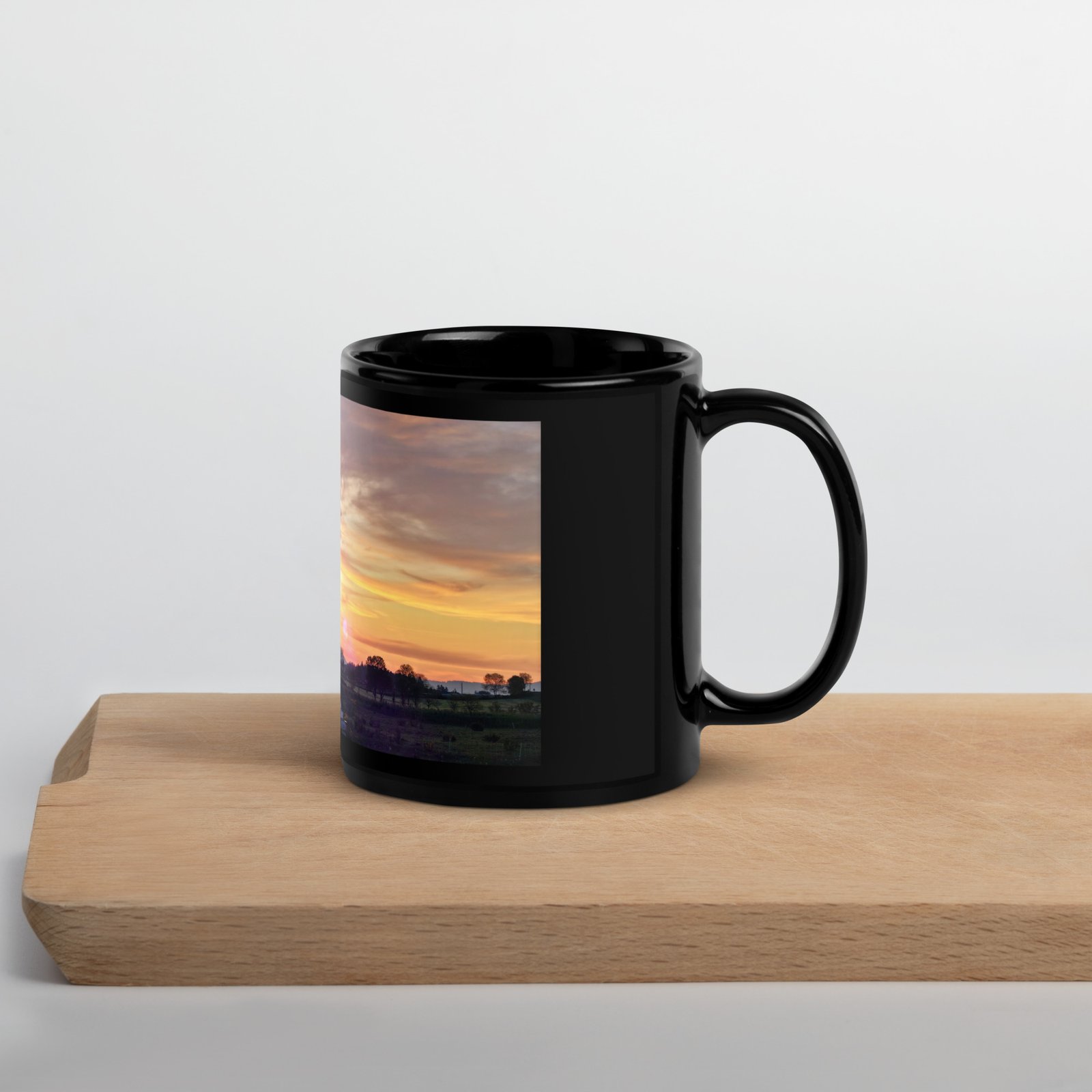 black glossy mug la lumière et la paix. la vierge de saugues black glossy mug la lumière et la paix. la vierge de saugues