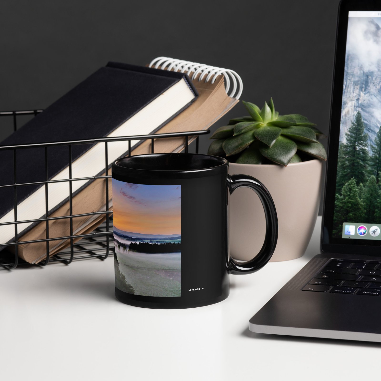 black glossy mug chabannes au réveil des brumes black glossy mug chabannes au réveil des brumes