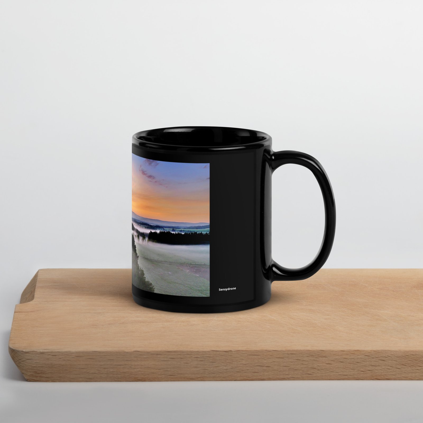 black glossy mug chabannes au réveil des brumes black glossy mug chabannes au réveil des brumes