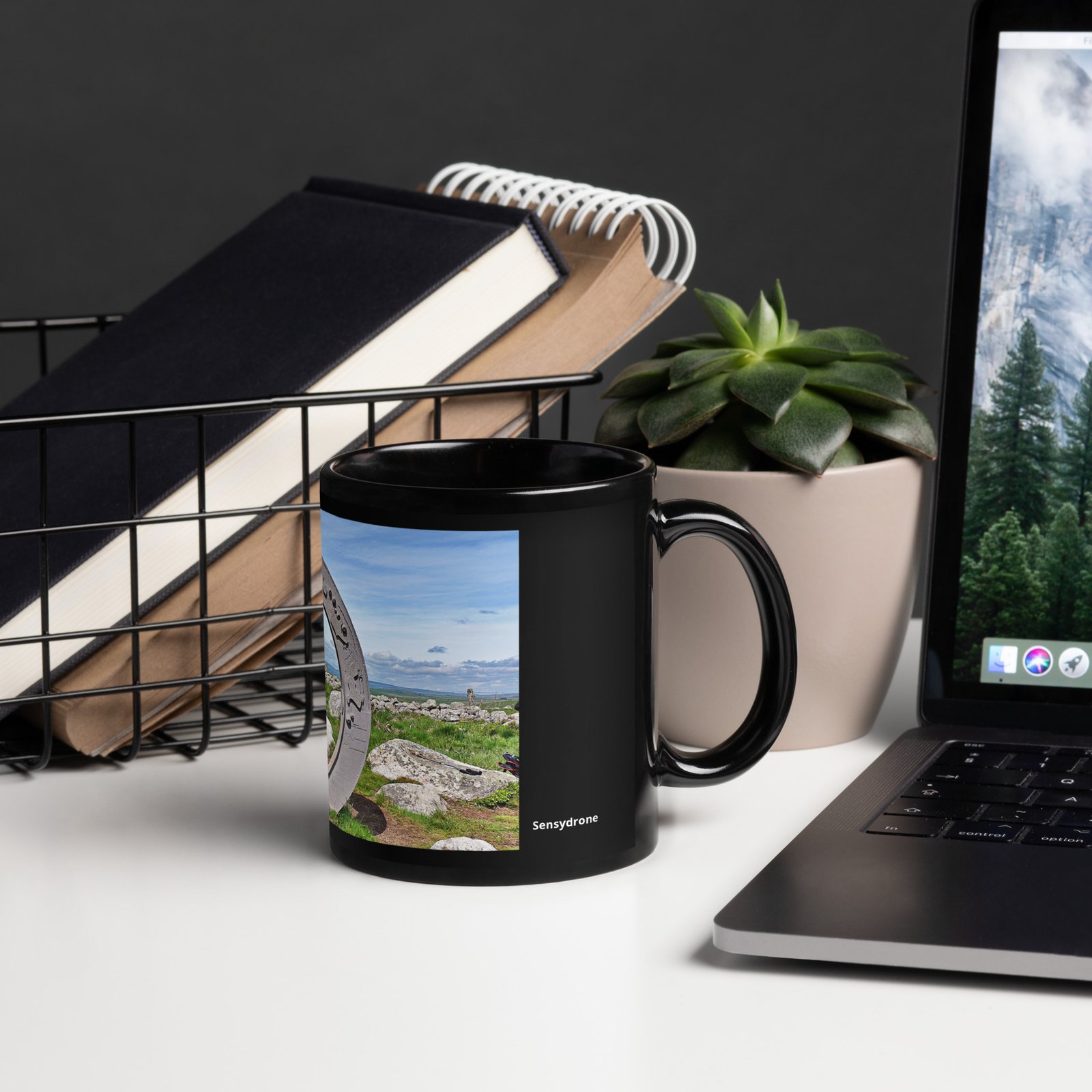 black glossy mug l’oculus, fenêtre sur l’infini black glossy mug l’oculus, fenêtre sur l’infini