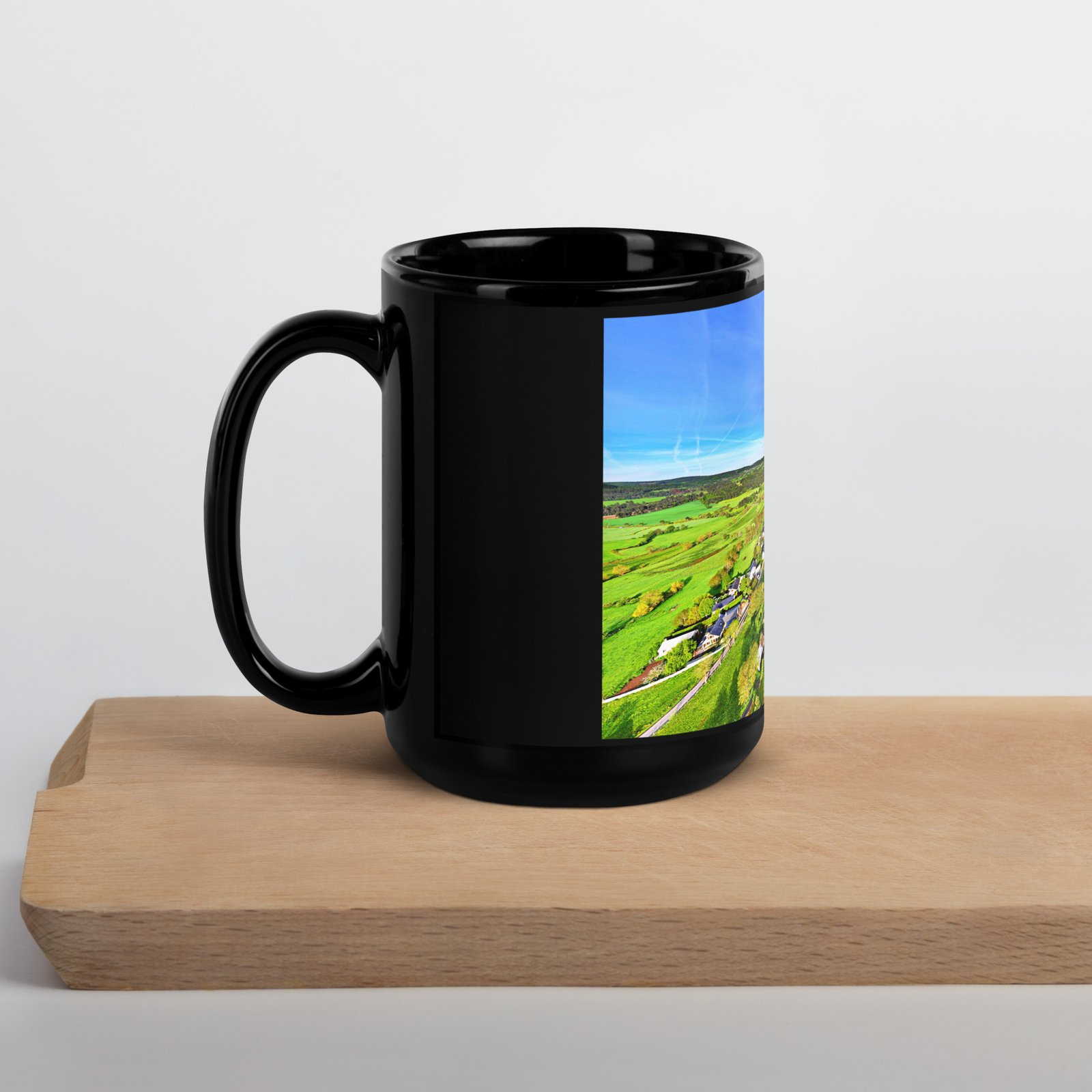 black glossy mug chabannes au réveil des brumes black glossy mug chabannes au réveil des brumes