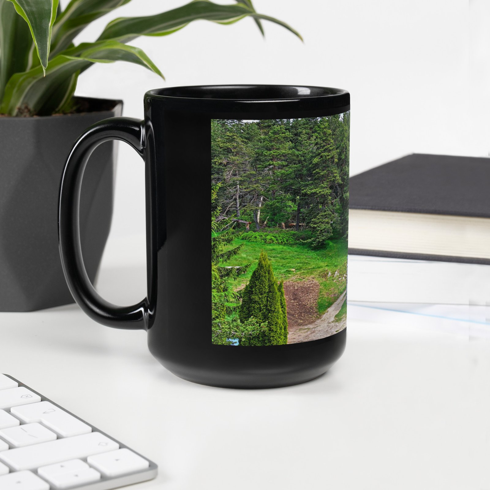 black glossy mug chapelle saint roch mémoire du chemin, prière des pierres black glossy mug chapelle saint roch mémoire du chemin, prière des pierres