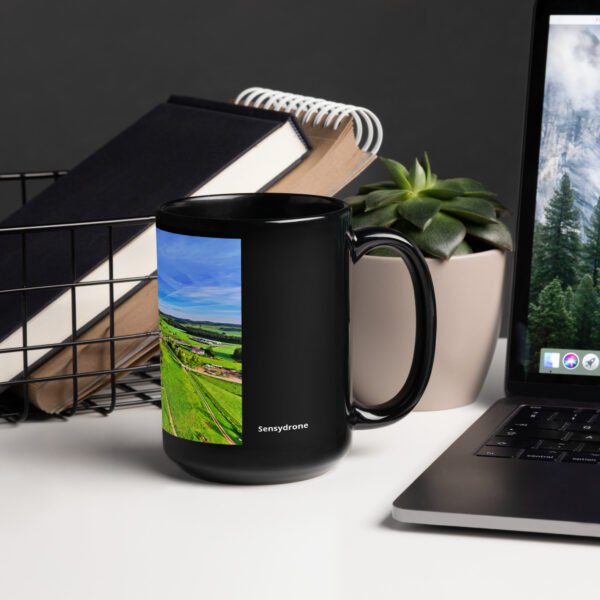 black glossy mug chabannes au réveil des brumes