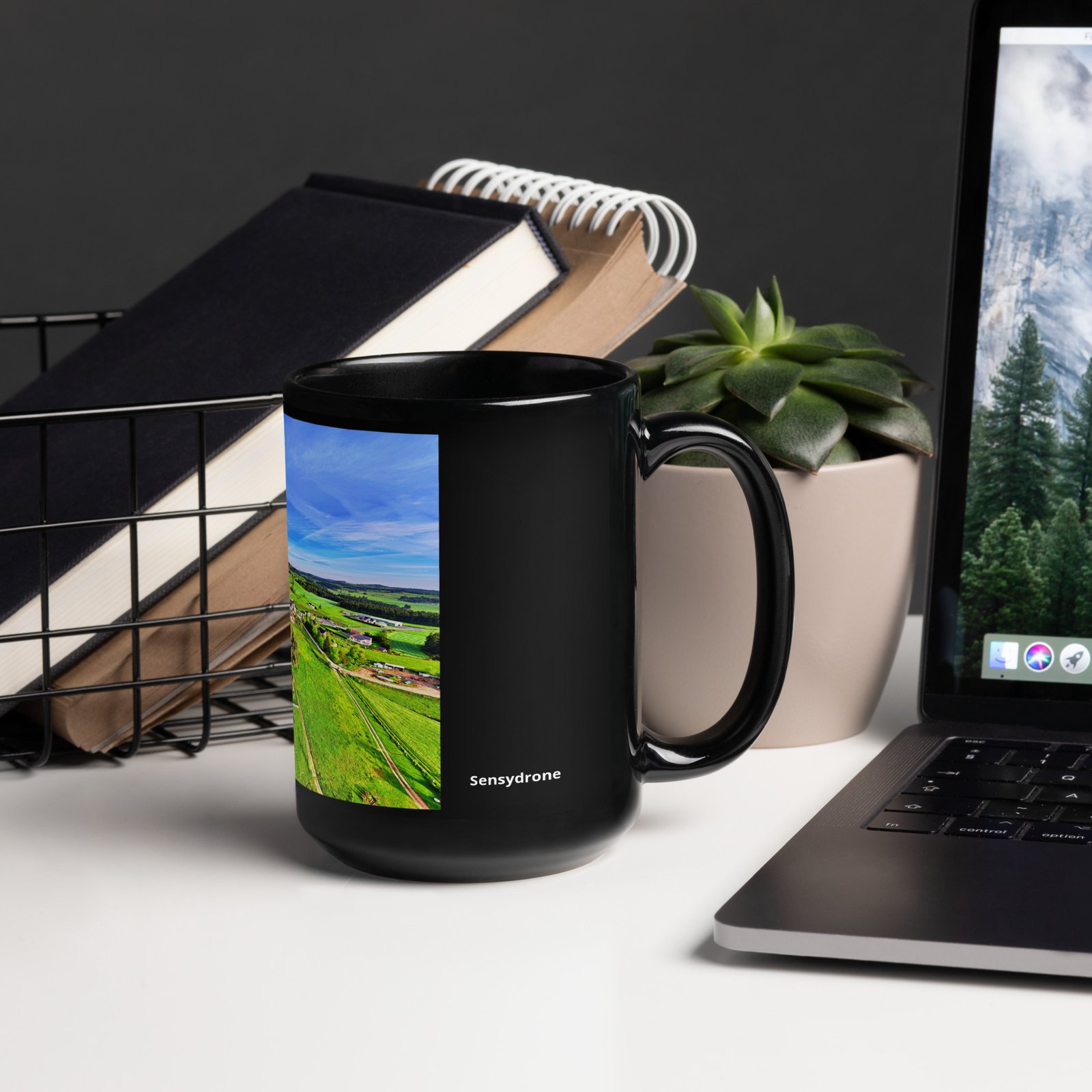 black glossy mug la chaze, sur la route des pèlerins black glossy mug la chaze, sur la route des pèlerins