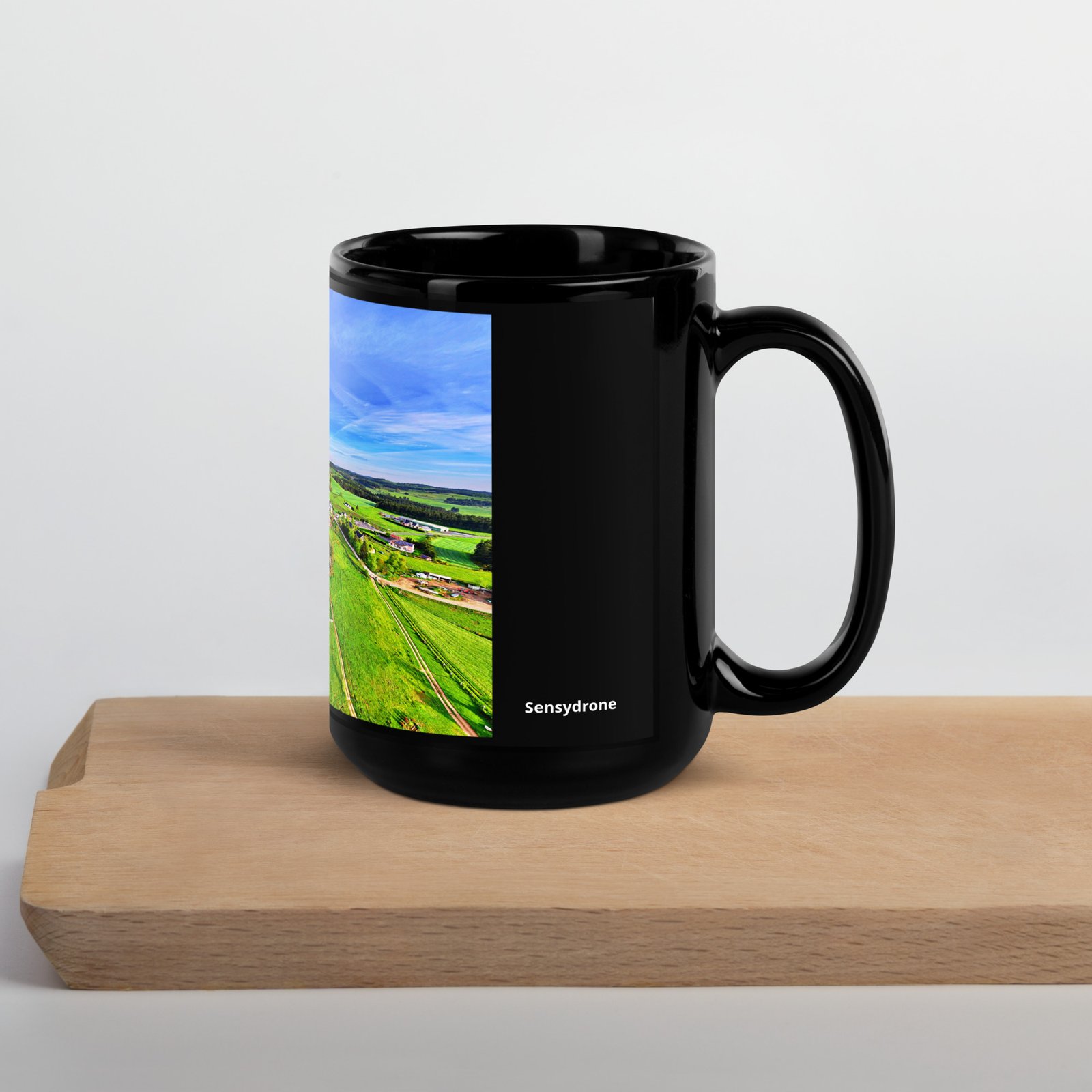 black glossy mug chabannes au réveil des brumes black glossy mug chabannes au réveil des brumes