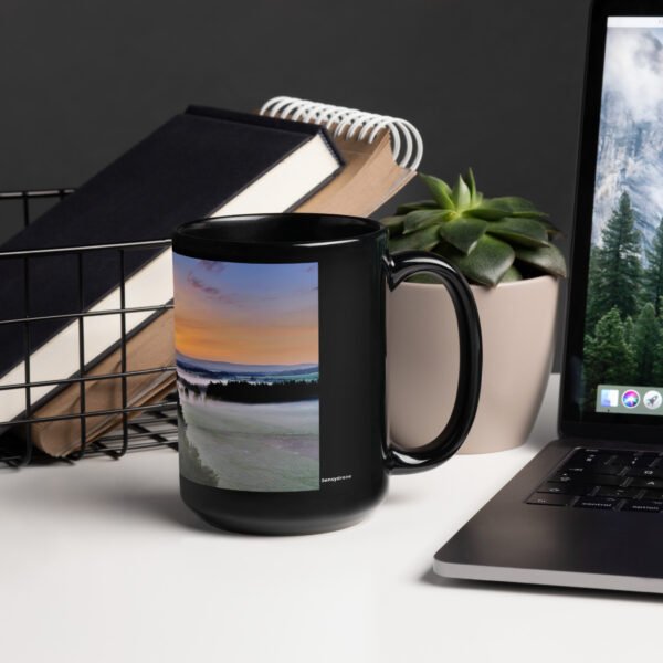 black glossy mug chabannes au réveil des brumes