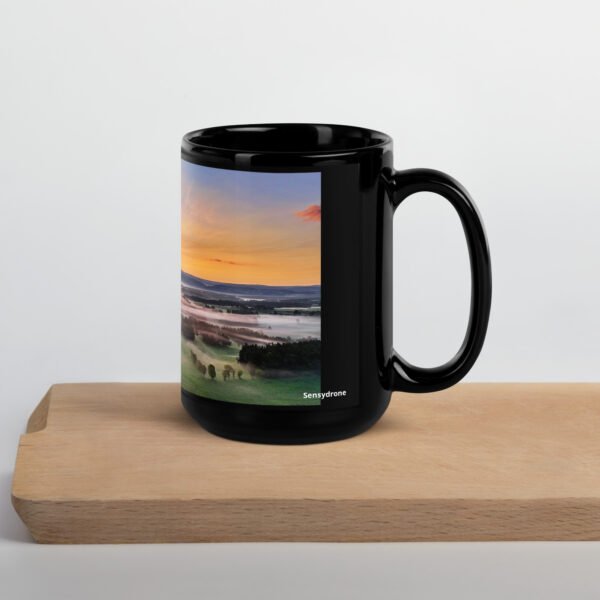 black glossy mug l’aube mystique de chabannes