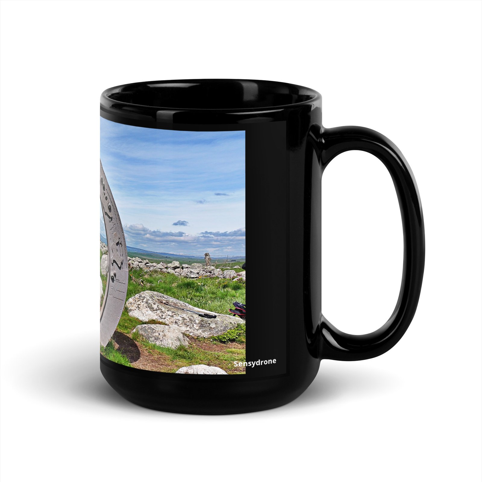 black glossy mug l’oculus, fenêtre sur l’infini black glossy mug l’oculus, fenêtre sur l’infini