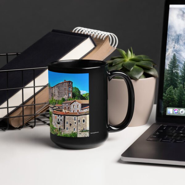 black glossy mug Église st.privat d'allier vue d'ensemble. st privat d'allier