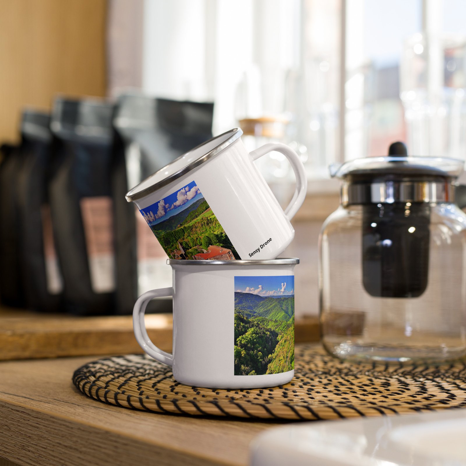 mug émaillé st privat d'allier prieur fond en 1046 . eglise du xiii et vestiges du château féodal mug émaillé st privat d'allier prieur fond en 1046 . eglise du xiii et vestiges du château féodal