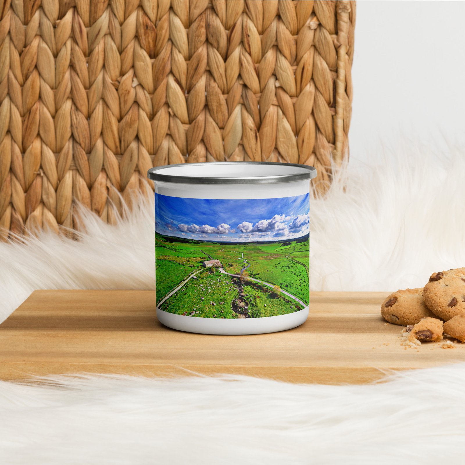 mug émaillé le moulin de la folle, au fil de leau mug émaillé le moulin de la folle, au fil de leau