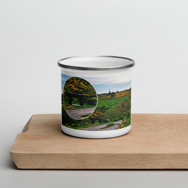mug émaillé le loup de saugues, gardien du chemin.