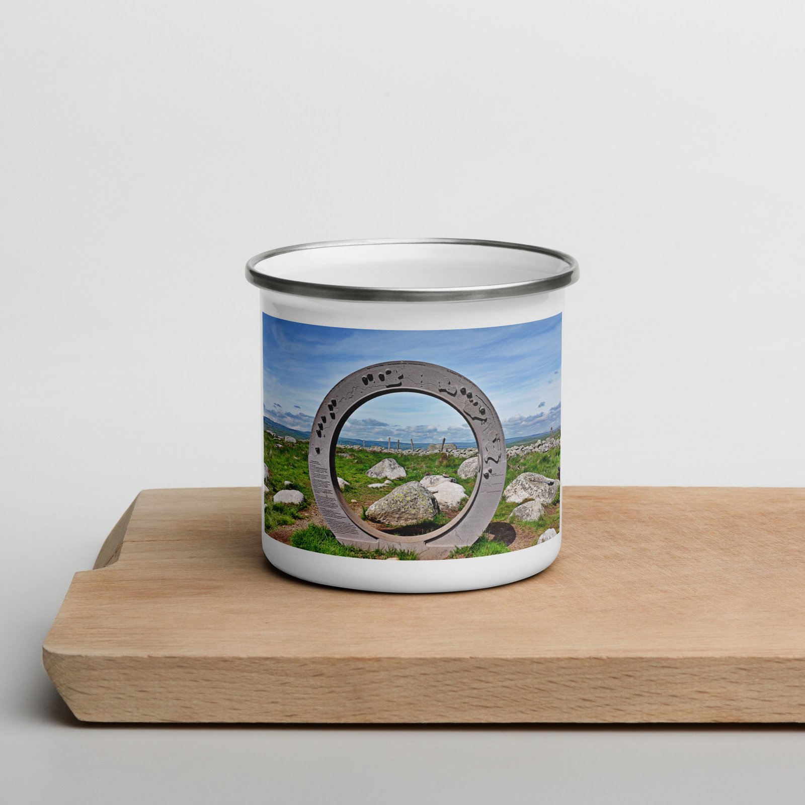 mug émaillé l'oculus, fenêtre sur l'infini. mug émaillé l'oculus, fenêtre sur l'infini.
