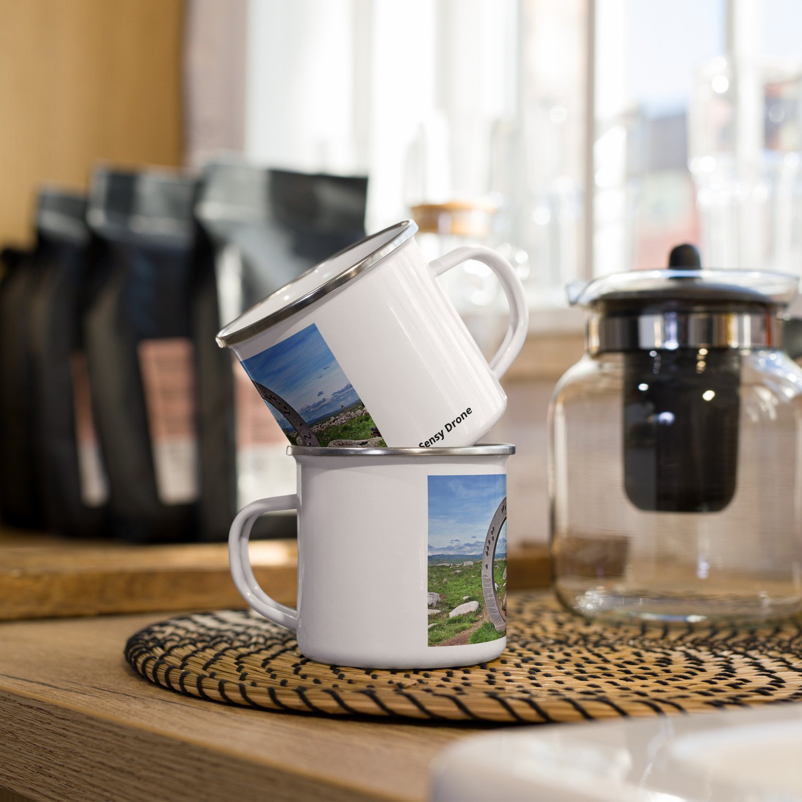 mug émaillé l'oculus, fenêtre sur l'infini. mug émaillé l'oculus, fenêtre sur l'infini.