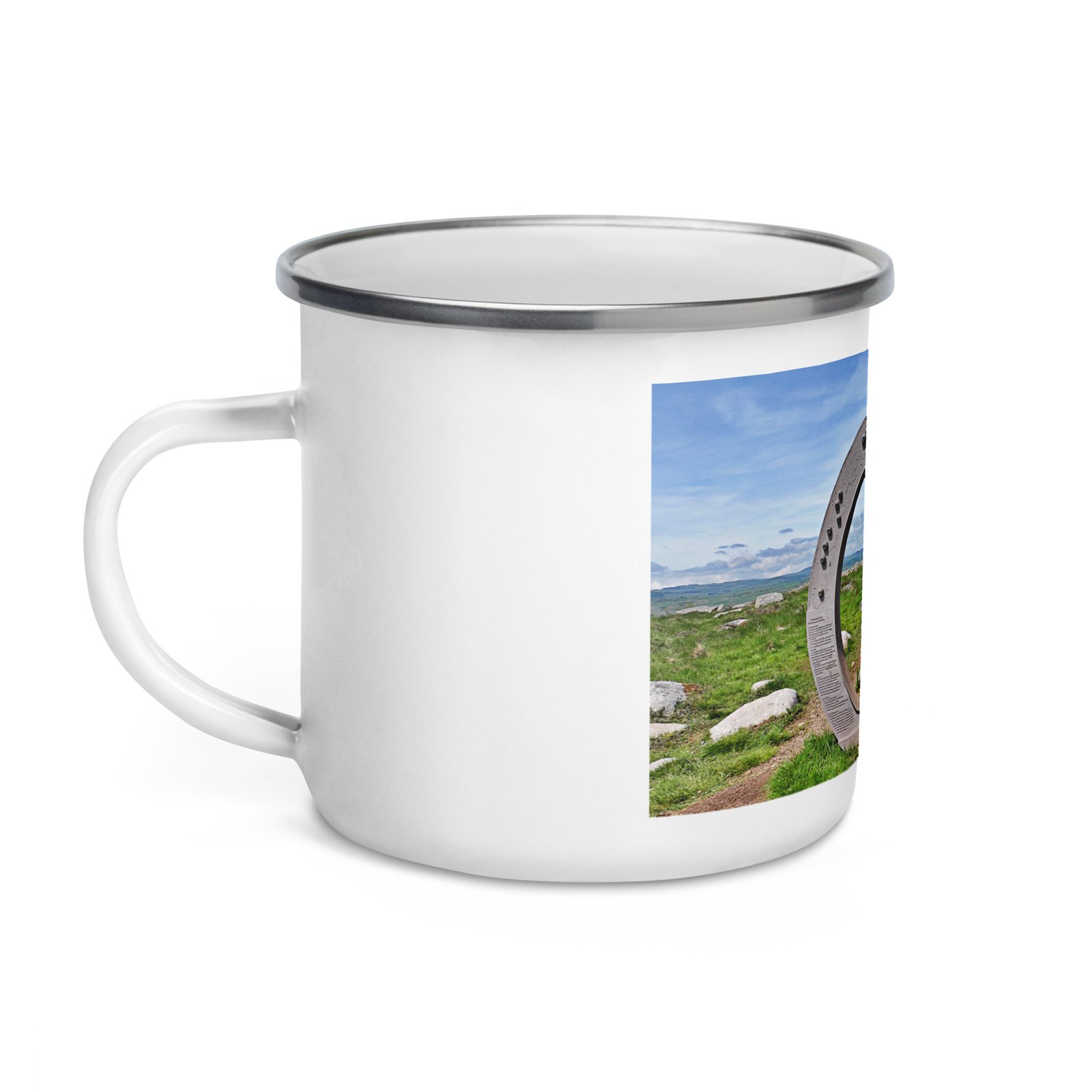 mug émaillé l'oculus, fenêtre sur l'infini. mug émaillé l'oculus, fenêtre sur l'infini.