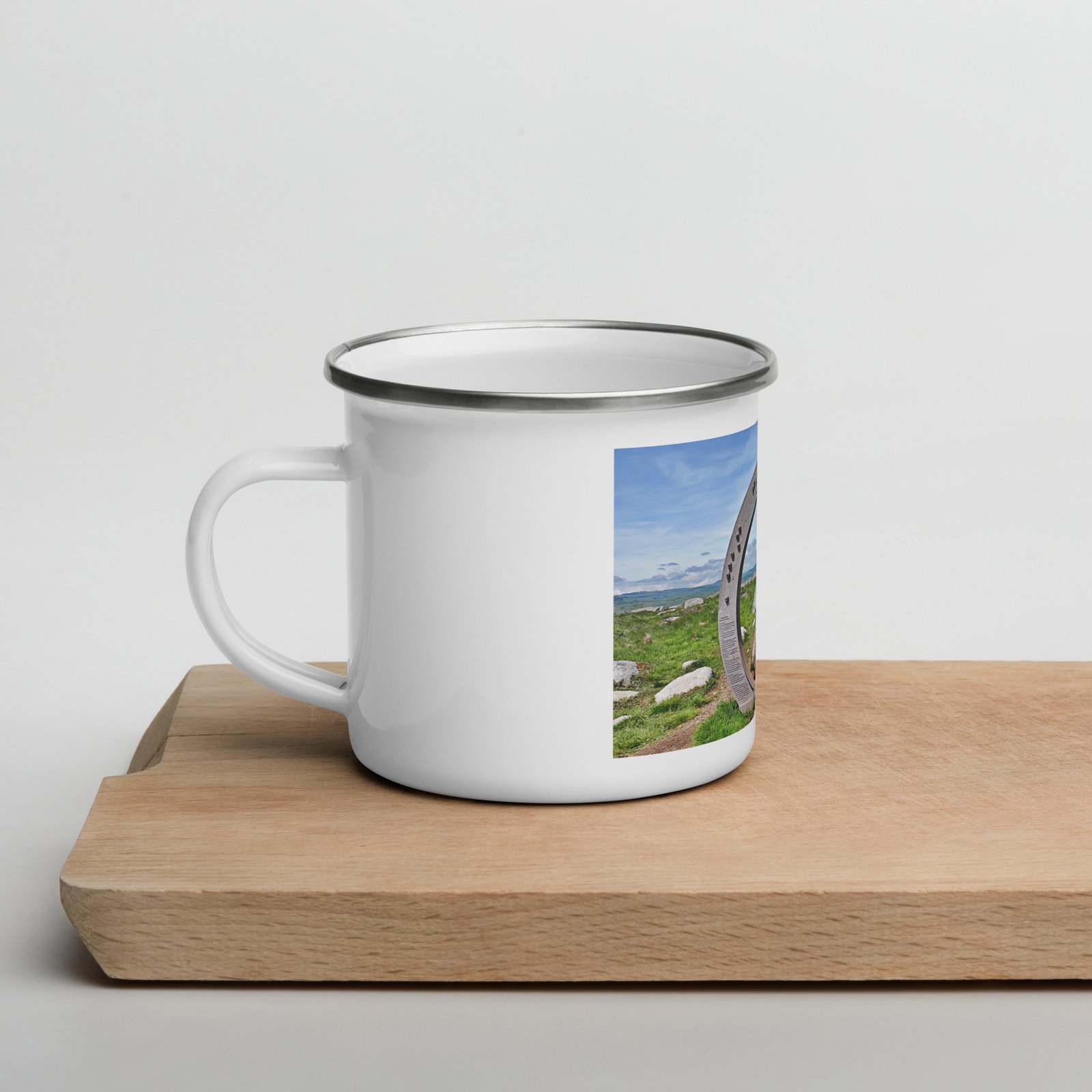 mug émaillé l'oculus, fenêtre sur l'infini. mug émaillé l'oculus, fenêtre sur l'infini.