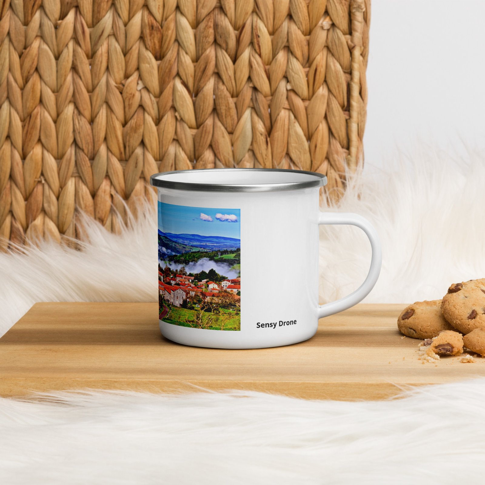 mug émaillé saint didier dallier, village suspendu aux nuages mug émaillé saint didier dallier, village suspendu aux nuages