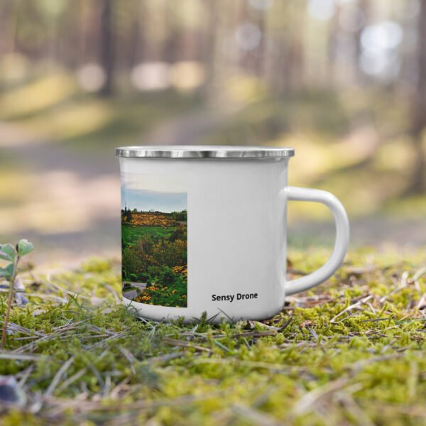 mug émaillé le loup de saugues, gardien du chemin.