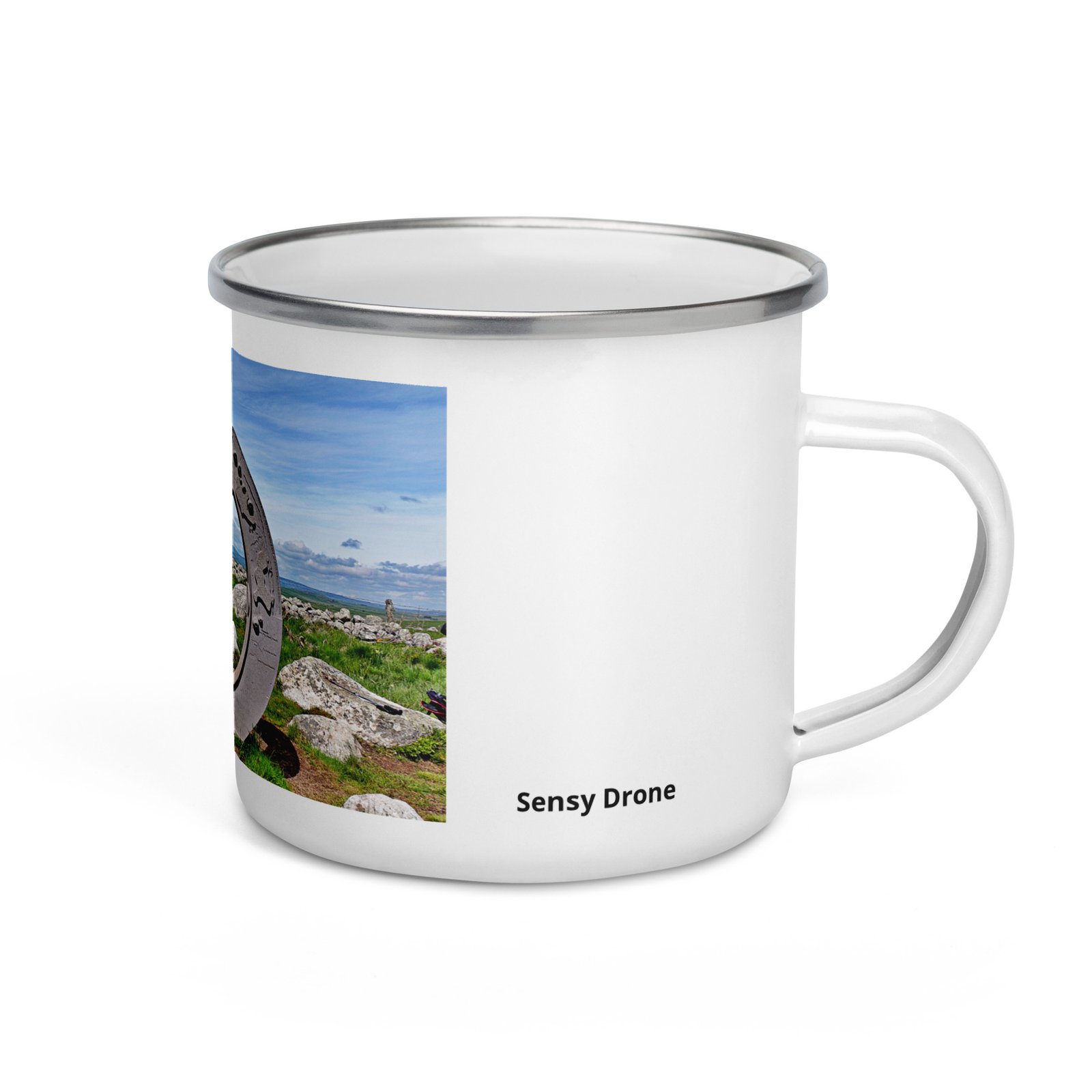 mug émaillé l'oculus, fenêtre sur l'infini. mug émaillé l'oculus, fenêtre sur l'infini.