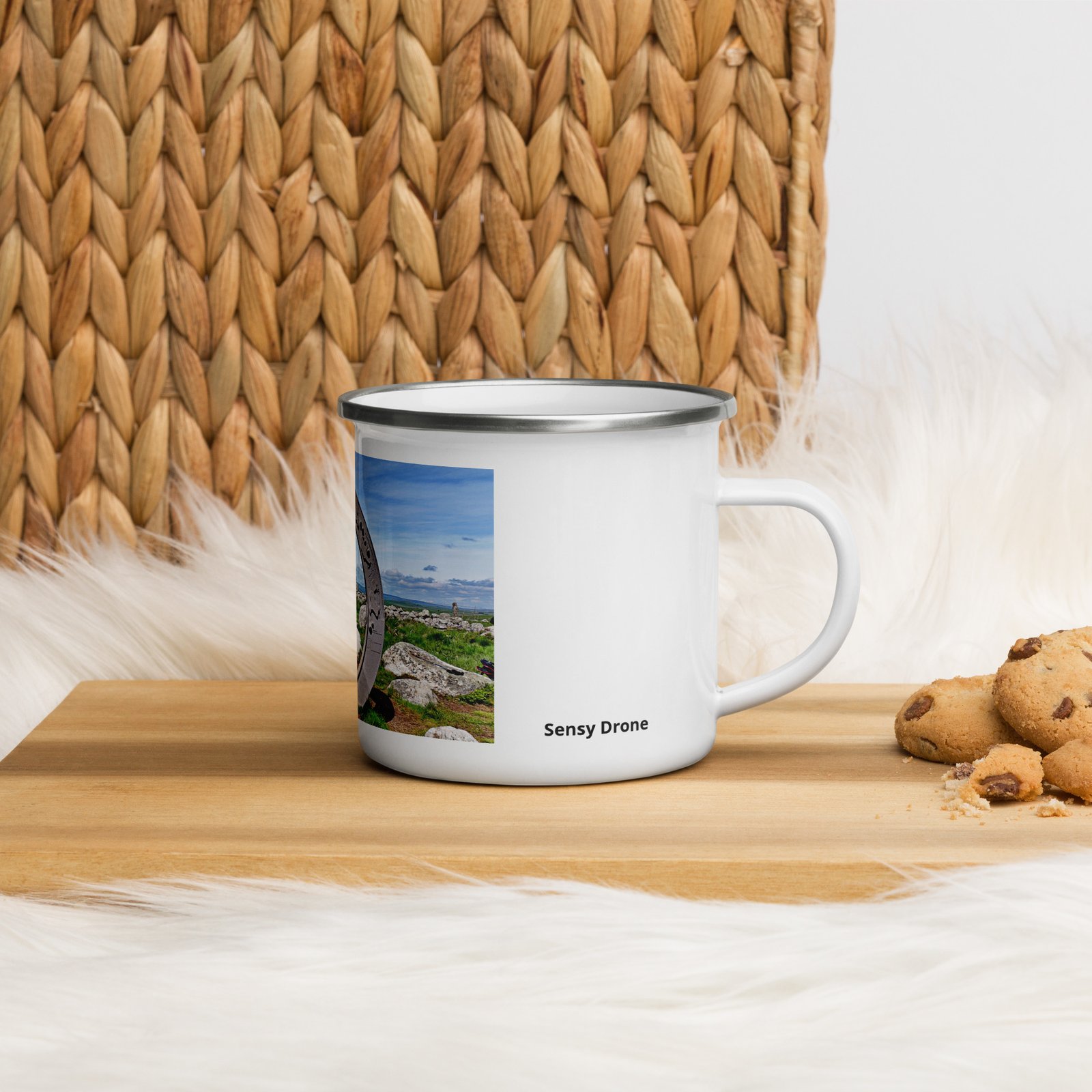 mug émaillé l'oculus, fenêtre sur l'infini. mug émaillé l'oculus, fenêtre sur l'infini.