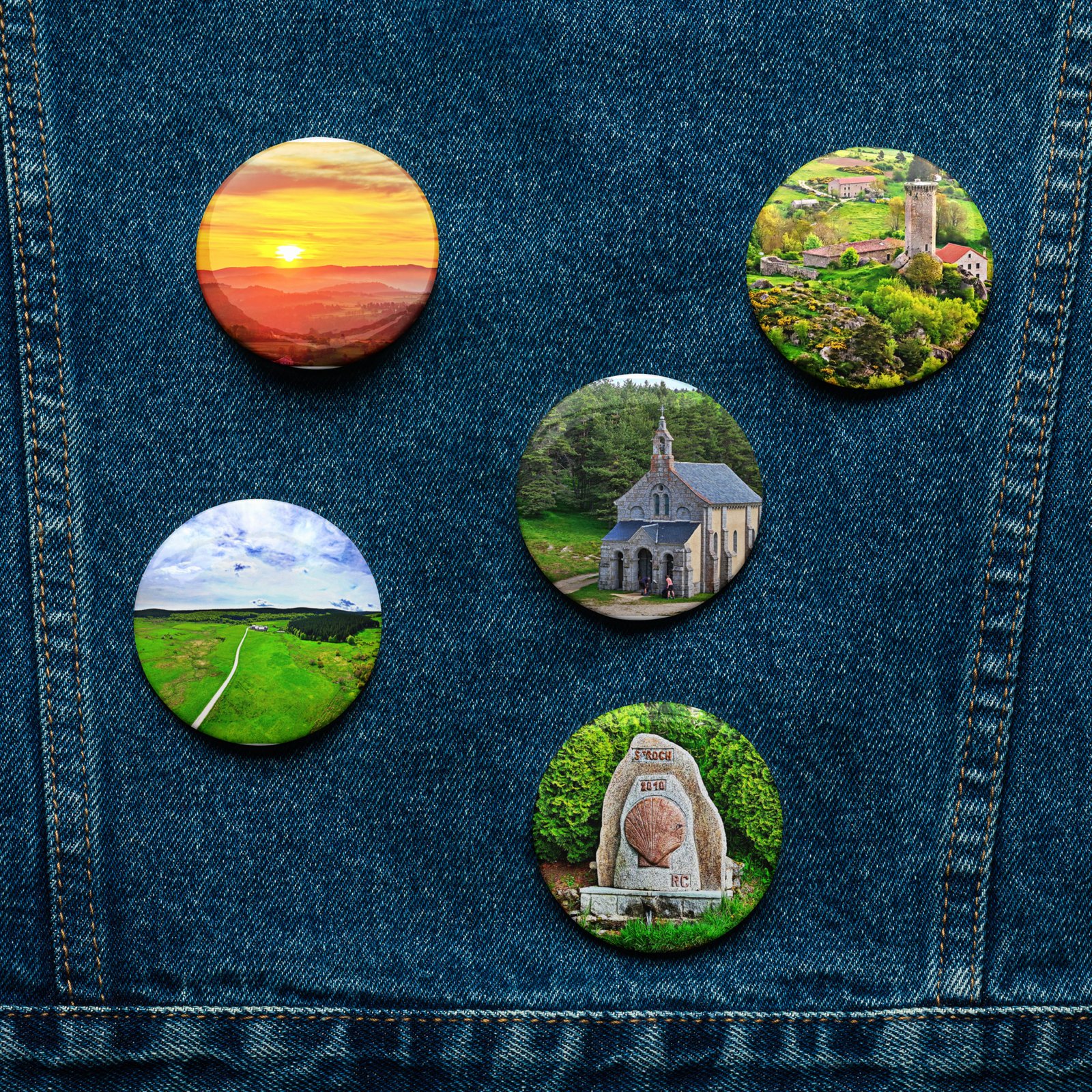 set of pin buttons chemin de compostelle de saugues à saint alban sur limagnole set of pin buttons chemin de compostelle de saugues à saint alban sur limagnole