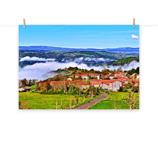 poster saint didier d’allier, village suspendu aux nuages