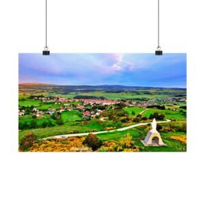 affiche saugues — la vierge veille sur la cité