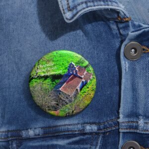 pin photo aérienne — chapelle saint roch de montbonnet | silence et pierres volcaniques