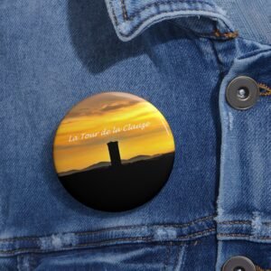 pin photo aérienne — la tour de la clauze | gardienne du crépuscule