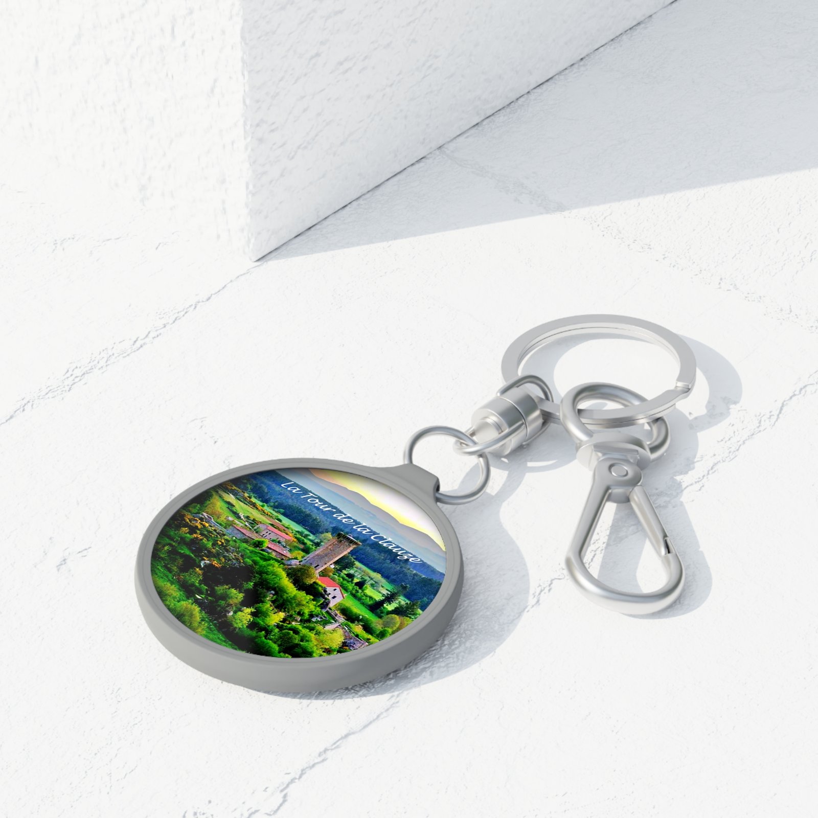 porte clés photo aérienne — la tour de la clauze | sentinelle des paysages porte clés photo aérienne — la tour de la clauze | sentinelle des paysages